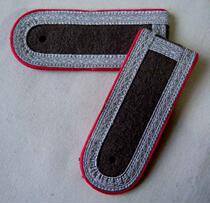 Sgt. shoulder chapter of Sgt. DDR (pink line) armored soldiers