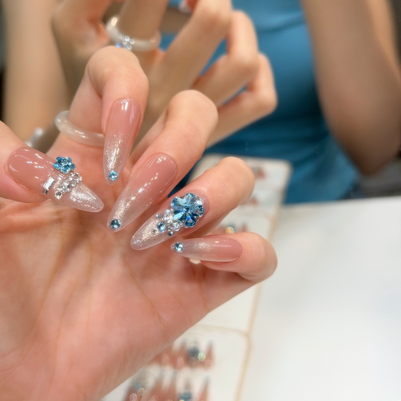 【Xia Ru Hua】Timi French Blue Smiling Cat Eye Design Handmade Detachable Wearable Nail Art 【Xia Ru Hua】Timi French Blue Smiling Cat Eye Design Handmade Detachable Wearable Nail Art