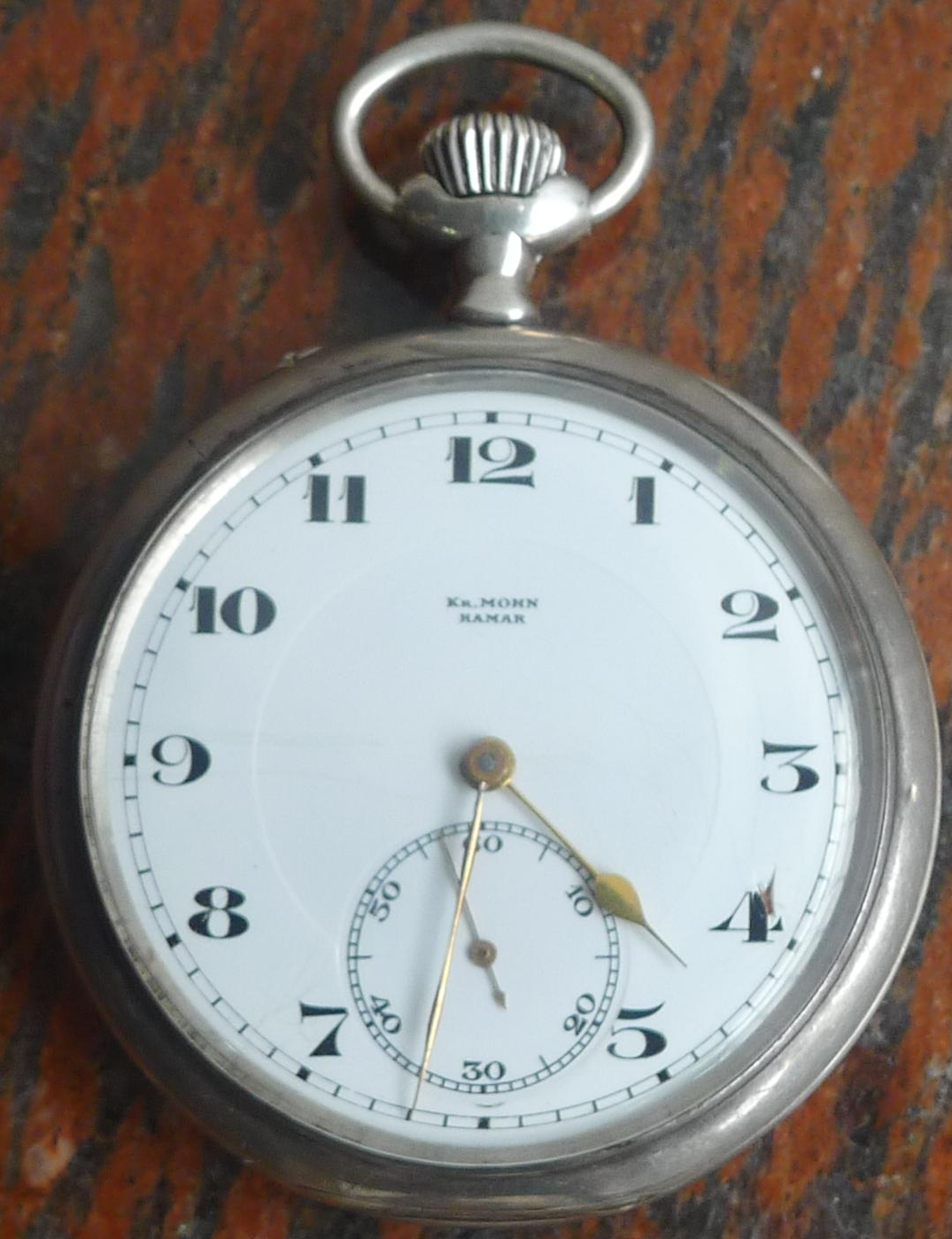 Universal silver shell open face with a meter 3324