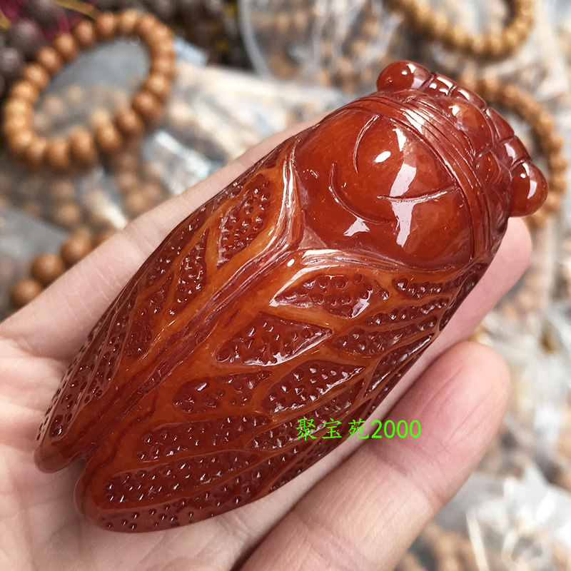 琥珀蜜蜡蝉手把件：💎老蜜精雕知了，一鸣惊人，盘玩仿古金蝉的魅力