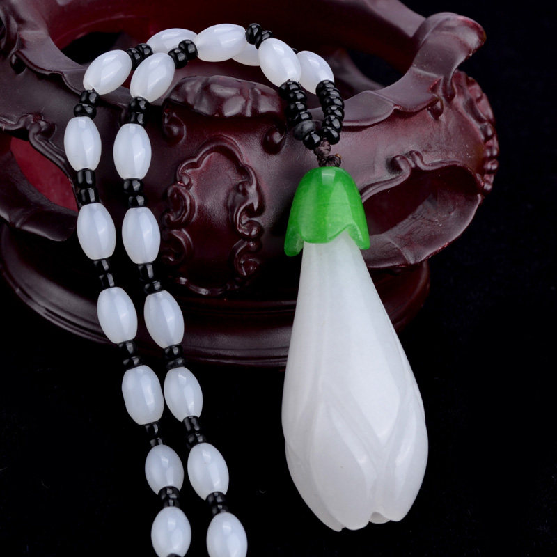 Magnolia flower pendant Ladies neck ornament gift pendant A goods quartzite jade pendant pendant send certificate