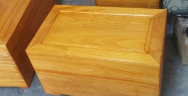 Trung Quốc rắn gỗ long não gỗ đầu giường bàn sofa bên cà phê bàn ​​bên lưu trữ lưu trữ tủ từ sơn quần áo hộp đồ nội thất - Cái hộp thùng pallet gỗ