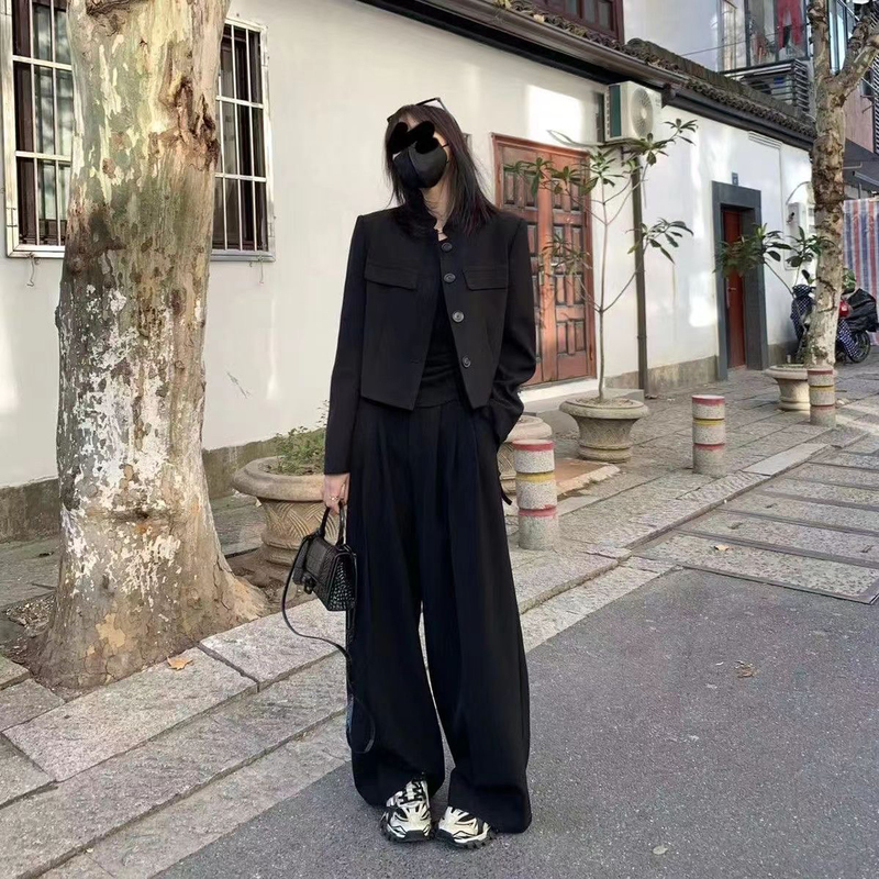 Black Hepburn-Style Short Blazer for Women, 2026 Spring and Autumn New Style, High-End, Petite, Thin Suit Two-Piece Set Black Hepburn-Style Short Blazer for Women, 2026 Spring and Autumn New Style, High-End, Petite, Thin Suit Two-Piece Set