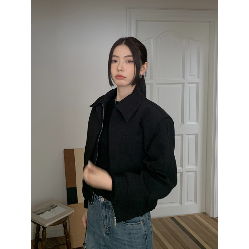 Halo Luu American-Style Black Flight Jacket for Women, New Spring Casual Short Zip-Up Jacket with a Stylish Lapel Design