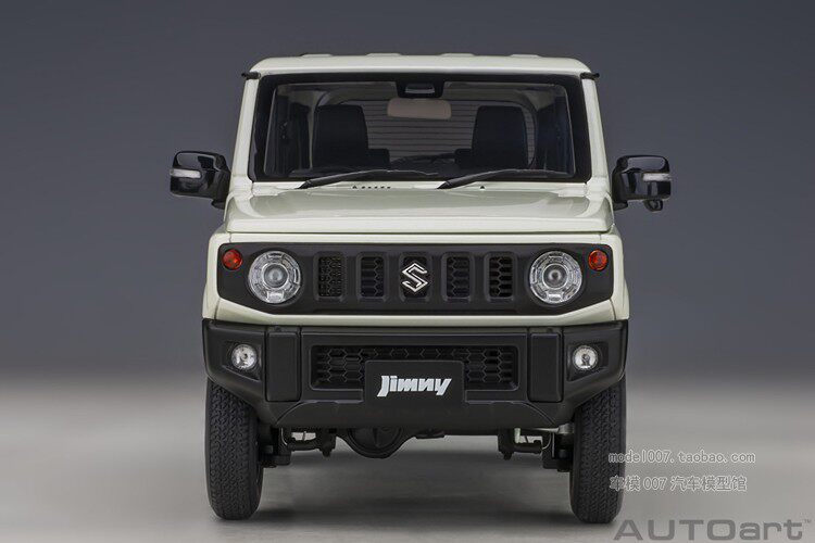 Модель машины 奥拓汽车模型吉姆尼1:18