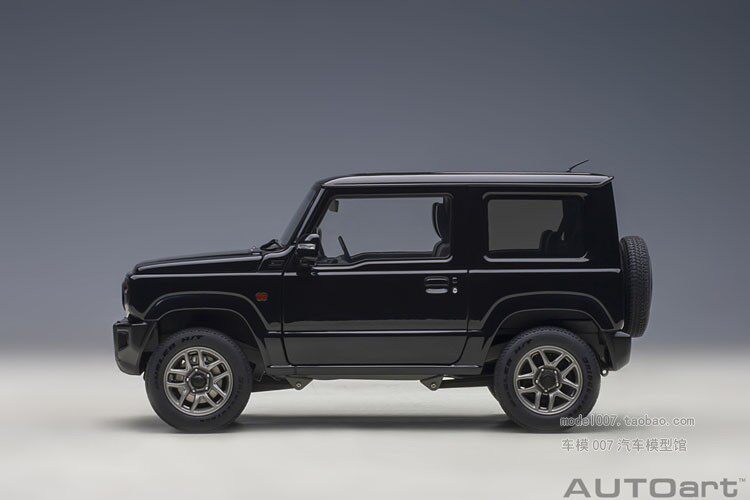 Модель машины 奥拓汽车模型吉姆尼1:18