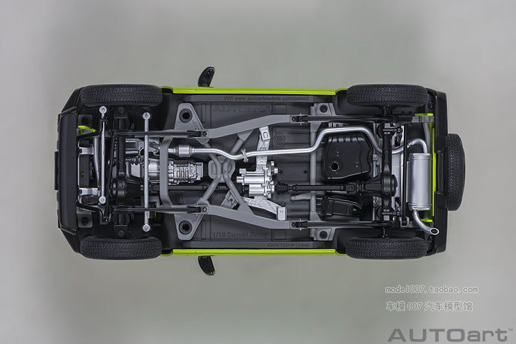 Модель машины 奥拓汽车模型吉姆尼1:18