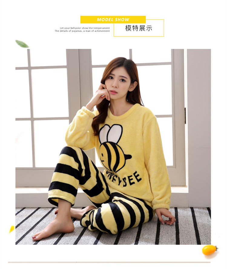 Mặc ấm bên ngoài mặc đồ lông cừu san hô phục vụ nhà mùa thu và mùa đông đồ ngủ flannel dày tay dài cộng với bộ đồ hai dây nhung nữ đồ bộ trung niên