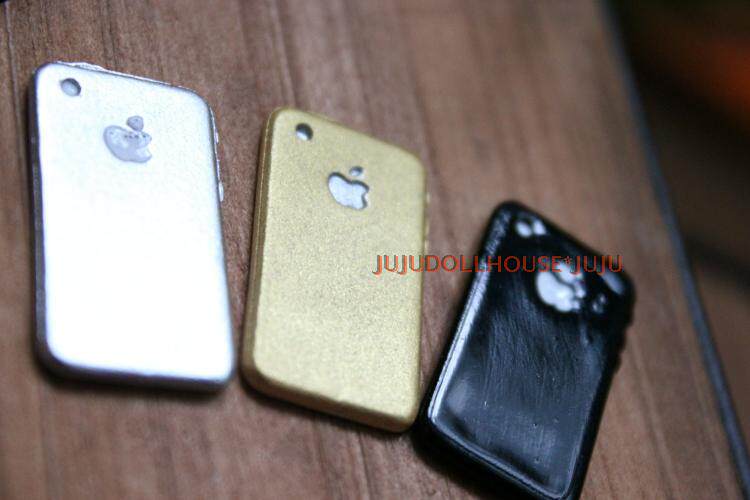 Tiny iPhone Prop for Dollhouse Stories & Blythe Scenes - Detail image 3