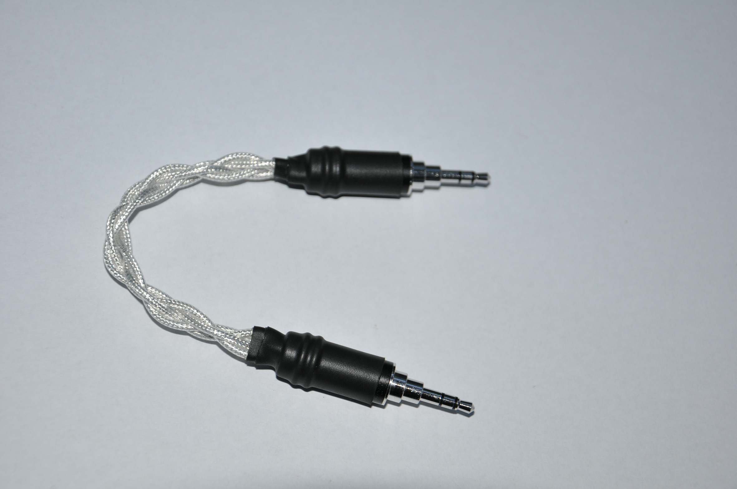 The Netherlands Crystal Cable crystal color reference 3 5 to 3 5 gold and silver alloy pair recording wire