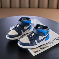 Одиночные туфли в северном Карланде