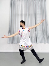The mens Tibetan dance costumes set to do the combined practice to serve ethnic minorities to perform the art examination folk grand northern dance new