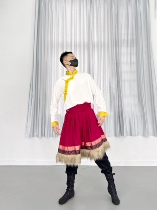 The mens Tibetan dance suit to practice costumes to serve ethnic minorities composition artistes to be the peoples big north dance new