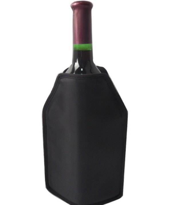 Вино высушенное белое мешок с льдом на ковшевой ковш