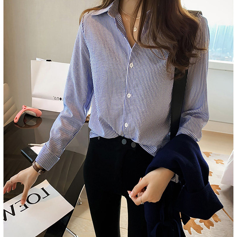 Blue shirt design Sense niche spring with a long sleeve port wind overlaid with striped-bottomed shirt
