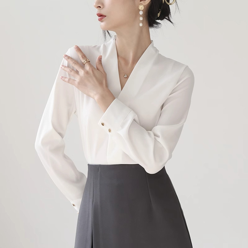 High-End Collarless White Shirt Women's Workwear Top Autumn Outfit with a Sense of Sophistication and Elegance Chiffon V-Neck Professional Long-Sleeve Shirt
