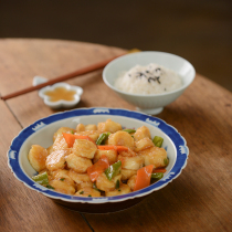Jingdezhen hand-painted blue and white tableware Chinese deep plate dish household soup plate 8 5 inches
