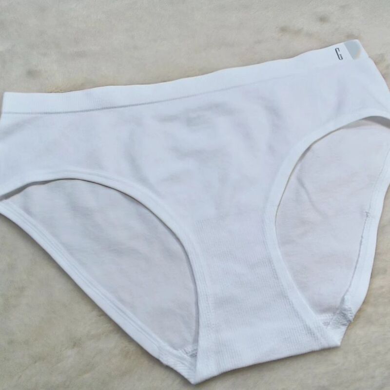 S Special 9.9 Yuan American Gap Body Seamless Triangle Hip-Hugging Women's Underwear for Sports and Daily Wear, Quick-Drying, Breathable and Lightweight
