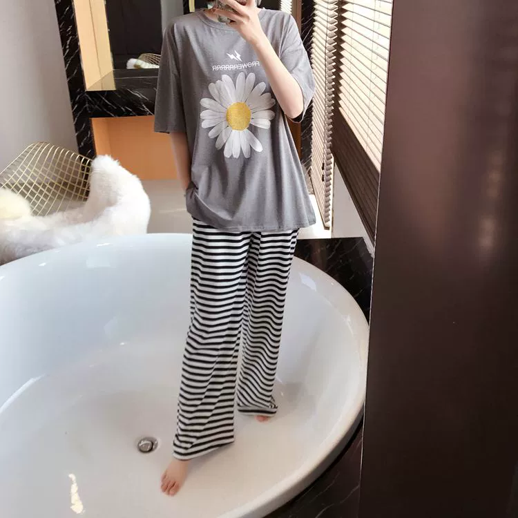 Little daisy pyjama nữ mùa hè cotton ngắn tay quần dài sọc phong cách Hàn Quốc cô gái dễ thương quần ống rộng mùa xuân và mùa hè dịch vụ tại nhà - Cha mẹ và con