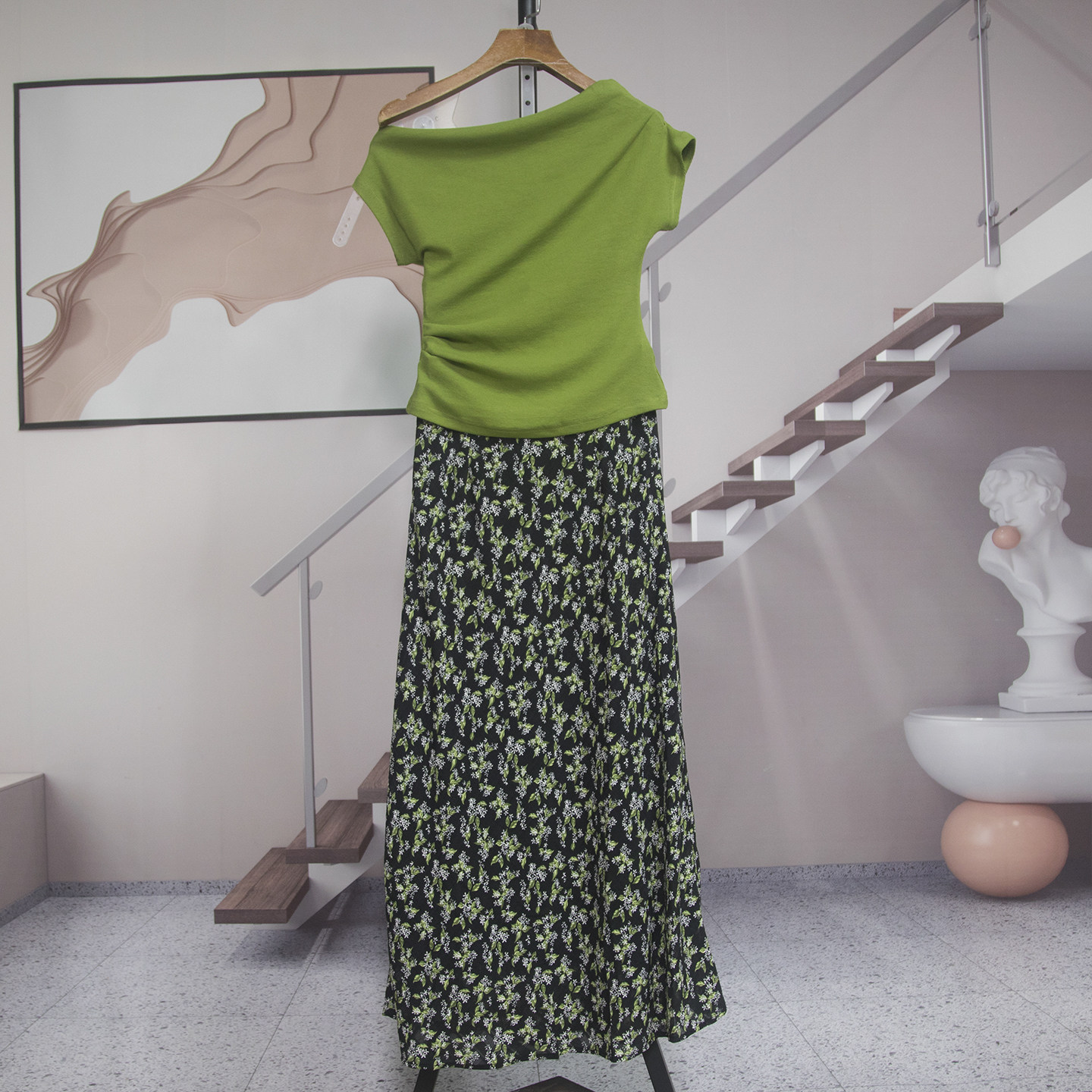 时尚斜肩露肩修身T恤上衣碎花长裙套装女2026夏季新款两件套潮527