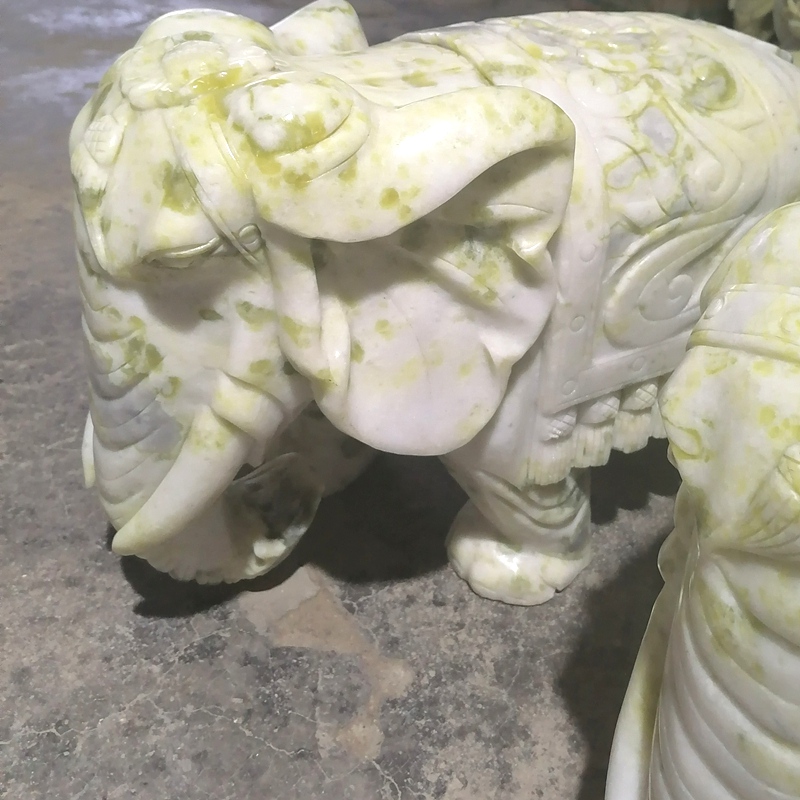 Lantian Jade Carving Elephant Hotel Lobby is moving to a successful move to a new home living room, Jade, large ornaments, good luck