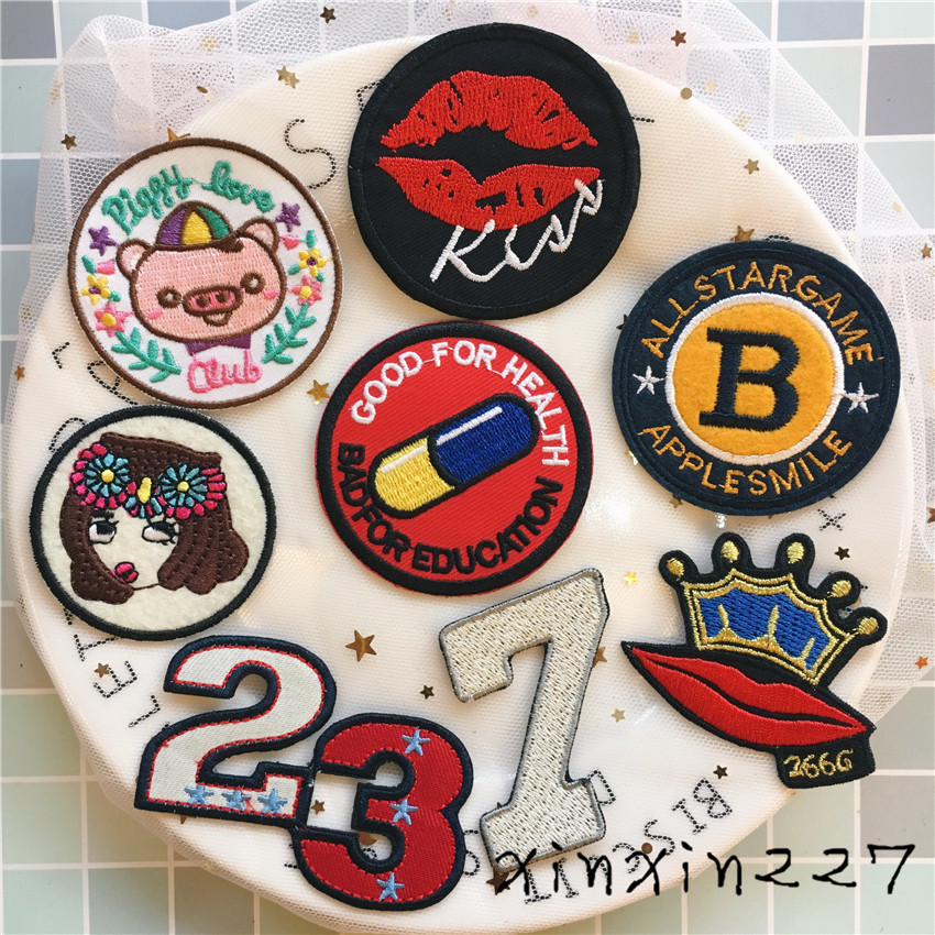 Heart 227 Vải thêu Cartoon Pig Pills Môi kỹ thuật số Huy hiệu tròn Trâm Trâm Pin Badge - Trâm cài ghim cài áo nam