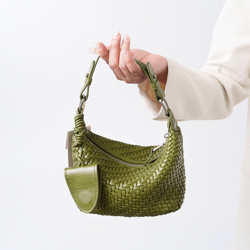 Celine Weiss Hand-Woven Tote Lunch Bag for Women 2026 Model Niche Casual Versatile Soft Leather Shoulder Crossbody Bag Celine Weiss Hand-Woven Tote Lunch Bag for Women 2026 Model Niche Casual Versatile Soft Leather Shoulder Crossbody Bag