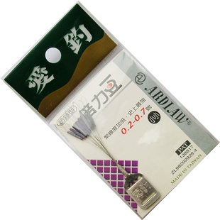 Taiwan love fishing spindle-shaped double beans 3-color space beans large, medium and small small small number do not hurt line fishing accessories