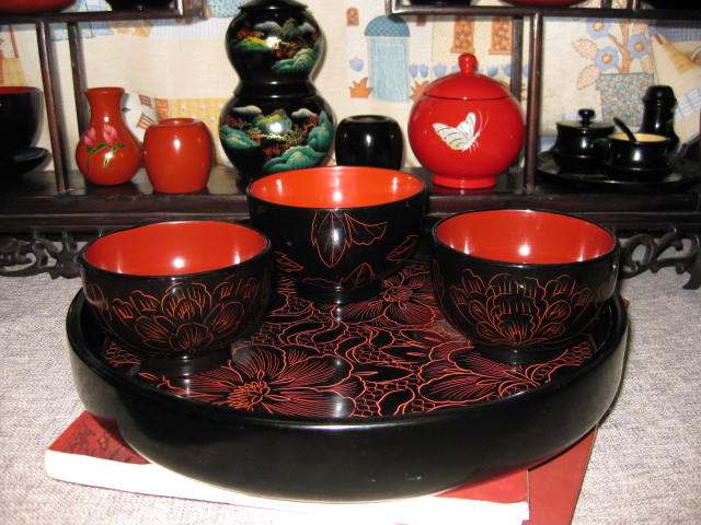 Around 90s Old lacquerware * engraved (flowers) three bowls a plate of wood tyre lacquered tableware suitable for tea wine