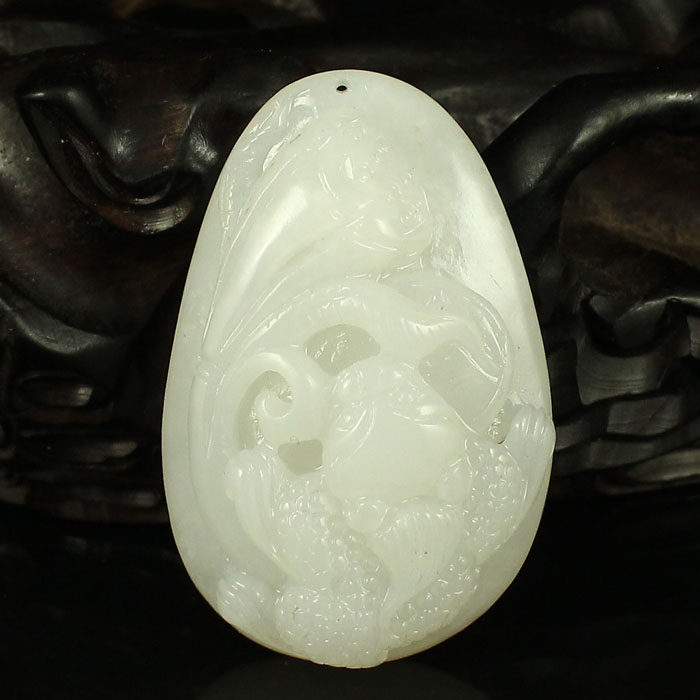 One-mouth price natural Xinjiang and Tian Yuseed stock Finely Carved Pendant Pendant Pendants Waist Stalking Cicadas  