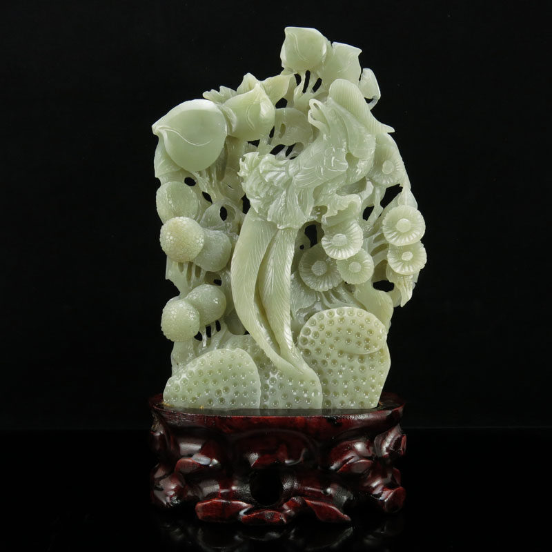 One-price natural Xinjiang Hetian jade Seiko carving ornaments icing on the cake Send certificate