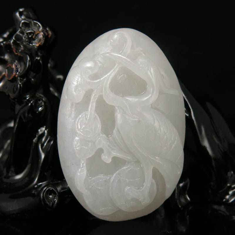 A price of natural Xinjiang and Tian jade pendant pendant Crane Crane for the New Year 