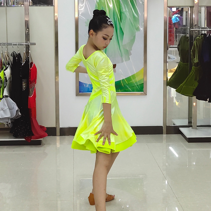 Thực hành khiêu vũ Latin quy định dịch vụ khiêu vũ trẻ em nữ mới thi đấu quần áo biểu diễn chuyên nghiệp trang phục tươi sáng mùa hè cao cấp - Khiêu vũ / Thể dục nhịp điệu / Thể dục dụng cụ giày dép khiêu vũ