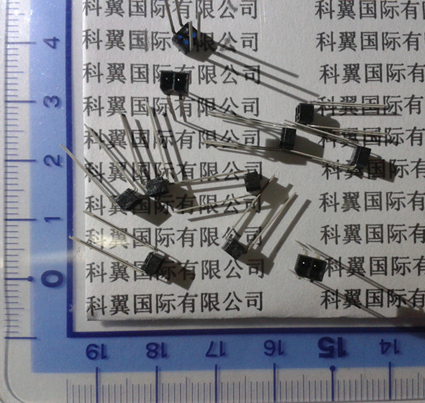 GP2S40 GP2S40JJ000F interrupter photoelectric sensor reflected light electric switch can be shot straight