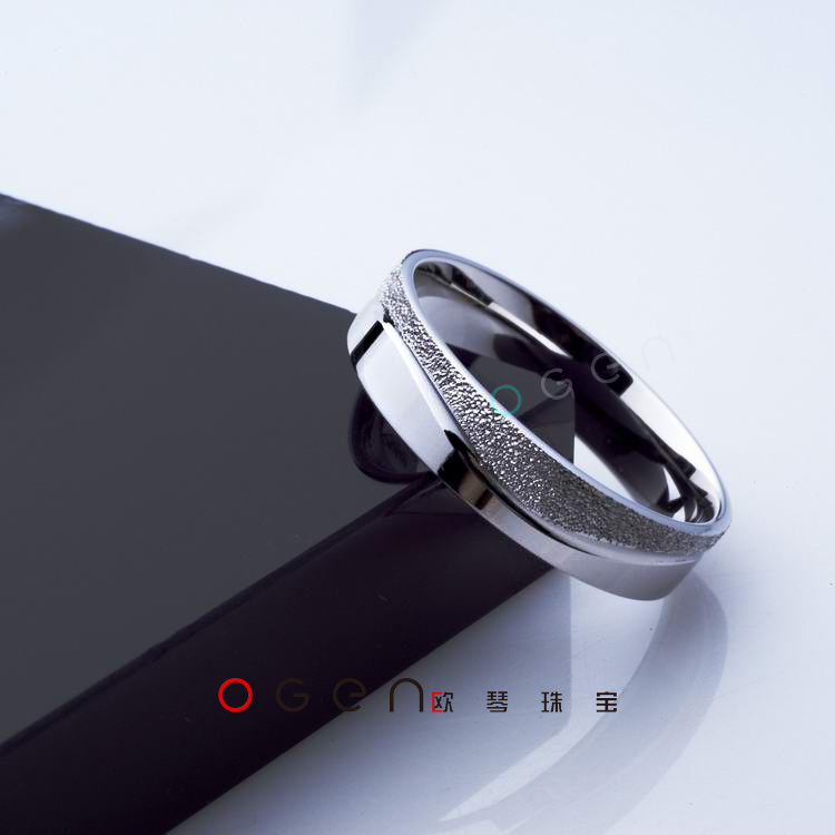 Platinum boutique inner arc pair ring love rhyme couple ring PT950 inner arc spot Ouqin jewelry