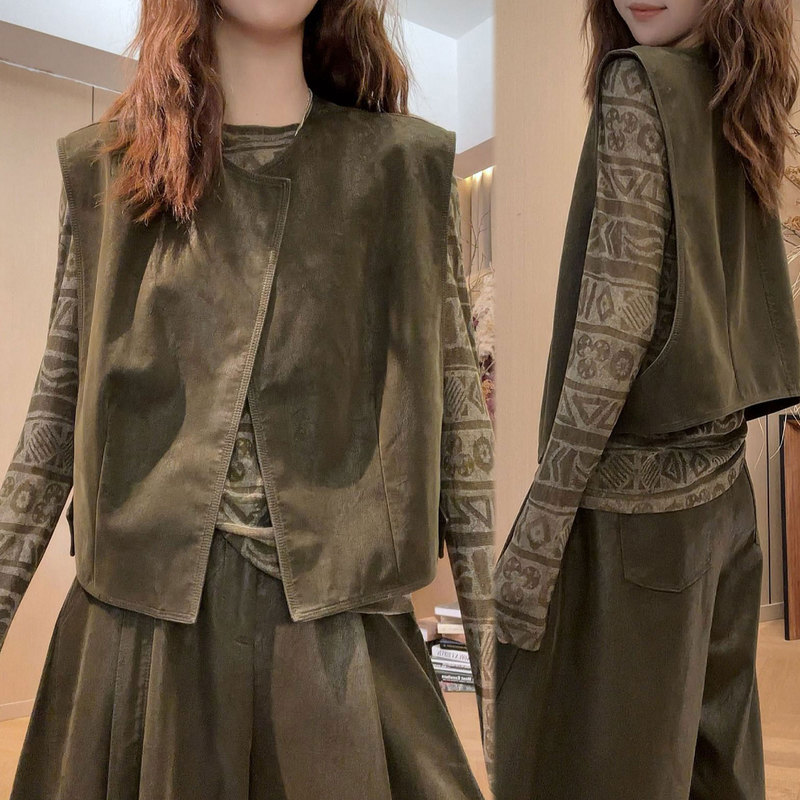 Early Autumn Fashionable Casual Long-Sleeved Vest Jacket with Trendy Design, Stylish and Versatile, Slimming Olive Green Leather Vest Top Early Autumn Fashionable Casual Long-Sleeved Vest Jacket with Trendy Design, Stylish and Versatile, Slimming Olive Green Leather Vest Top