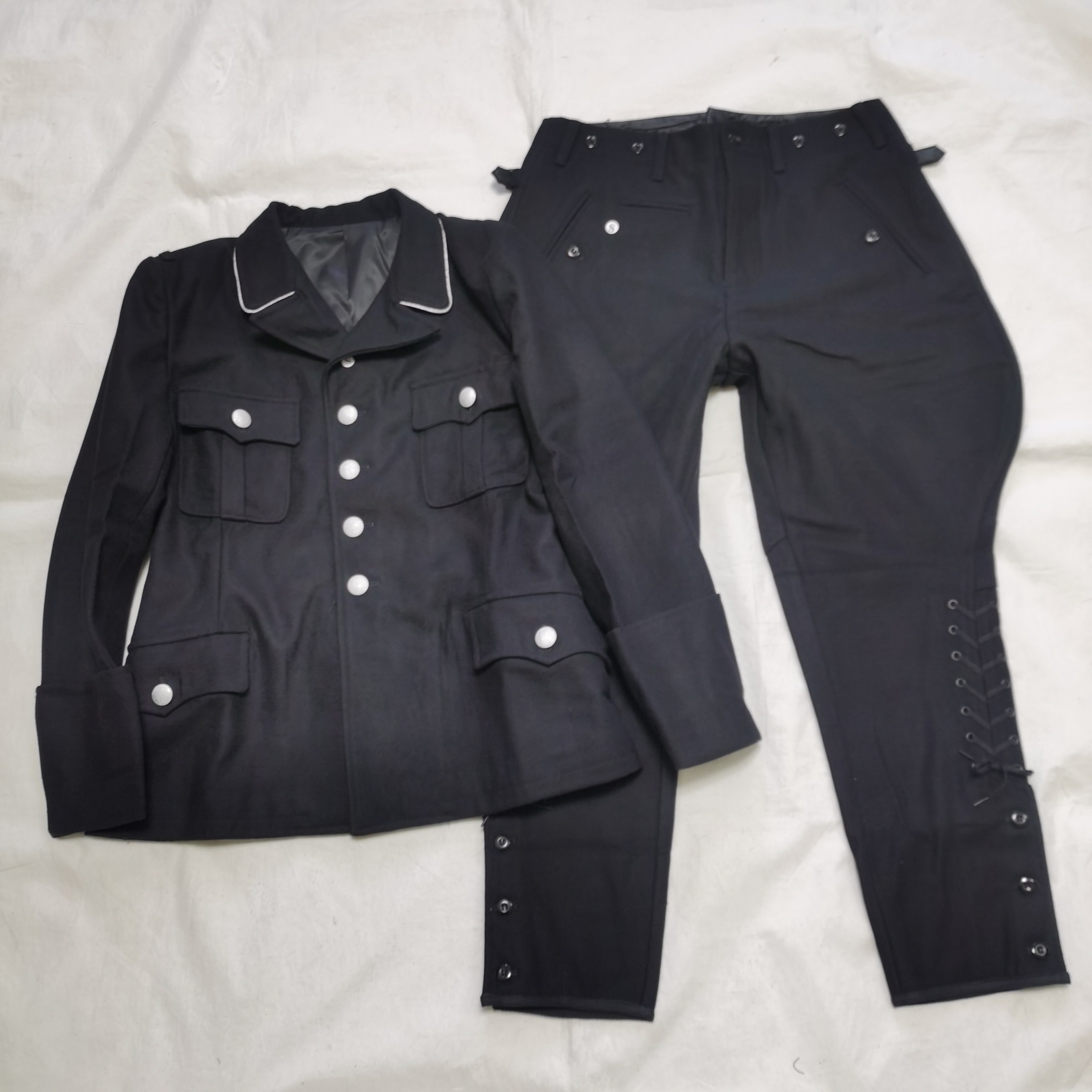 揭秘普鲁士礼服：黑色羊毛呢M32套服的复古与时尚-西服定制-淘宝好物网