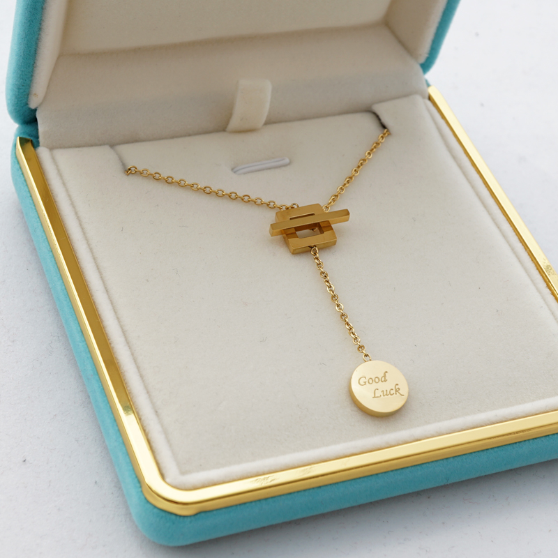 2121 good luck necklace women's long chain clavicle chain 18K gold personality indifferent wind niche net red Christmas