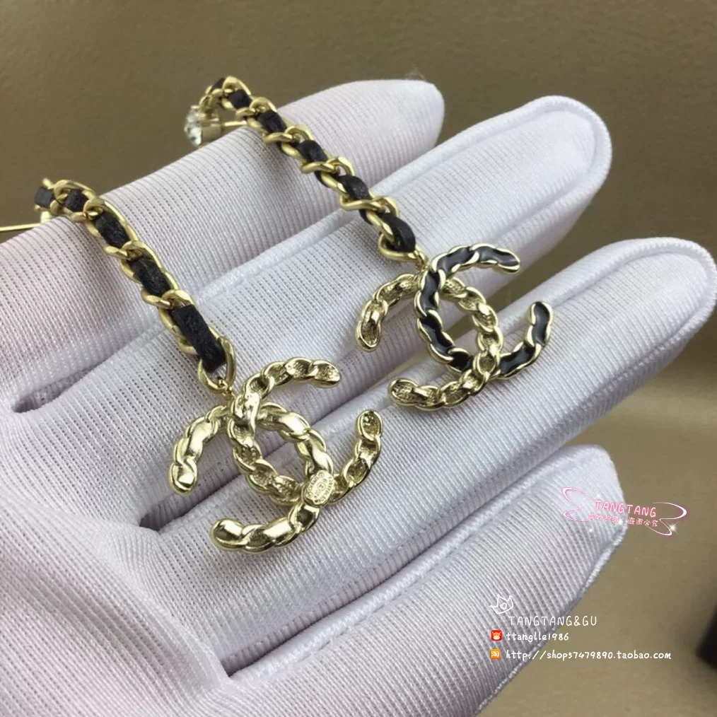 Колье-серьги-подвески с длинной серией кристаллов Chanel Chanel классика cc черная овчина и черный золотой двойной знак подвеска длинные серьги