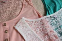 Australian viscose is very comfortable lace splicing small vest has size