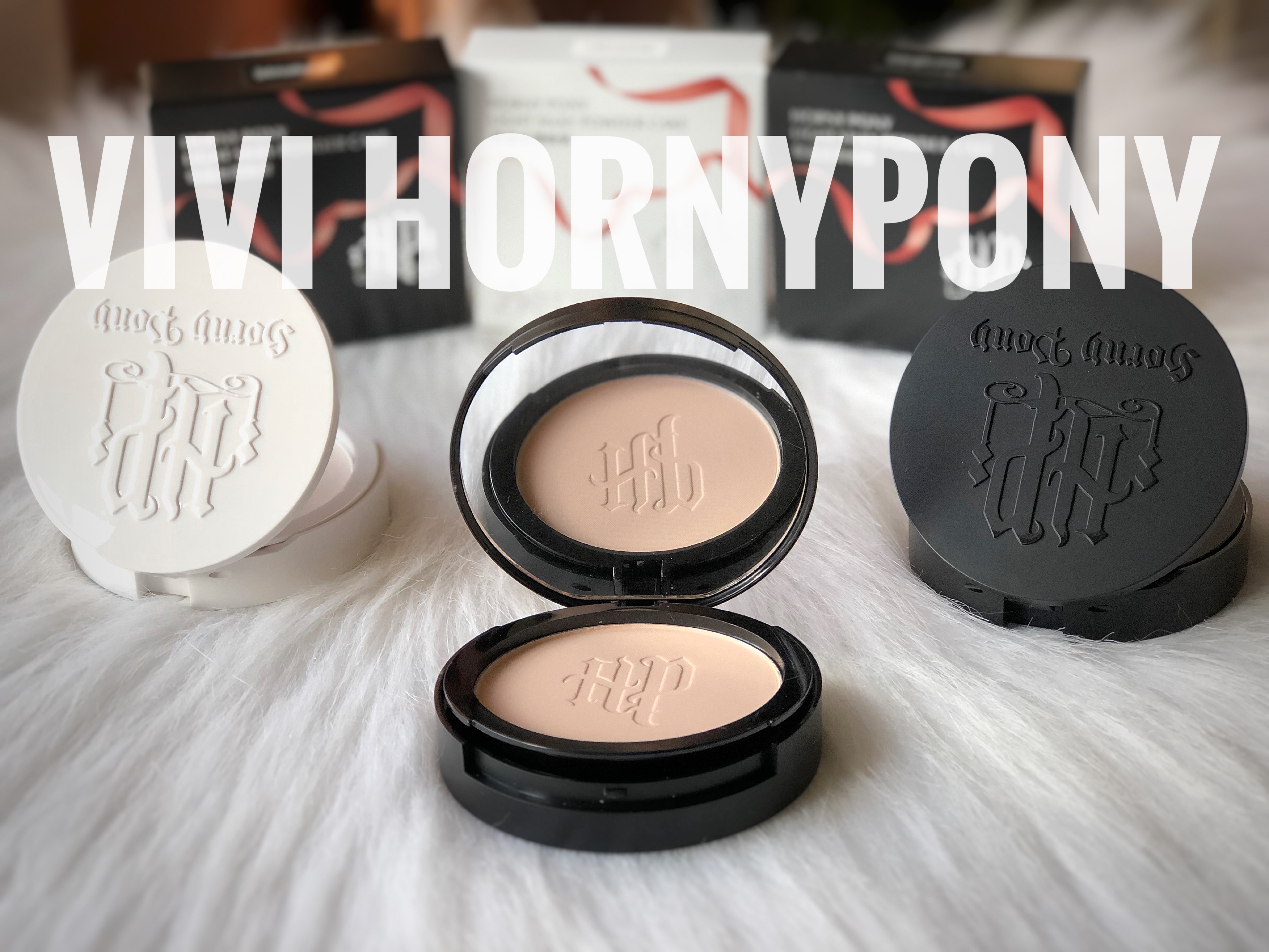 HORNY PONY Phụ nữ mang thai Hornypony có thể sử dụng phấn che khuyết điểm sinh viên kiểm soát dầu phấn trang điểm mượt - Bột nén phấn phủ che khuyết điểm