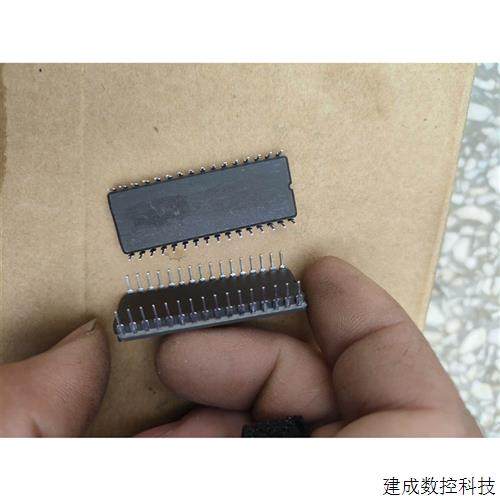 협상 가능한 Chip NM27C040Q120, NM27C040Q 새로운 원본