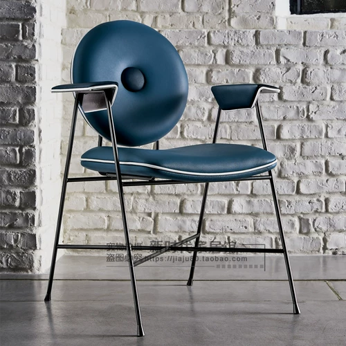 Дизайнерская индивидуальная итальянская простая домашняя железная столовая кресло для переговоров по переговорам по переговорному стулу моделя Комната Кофейня Стул