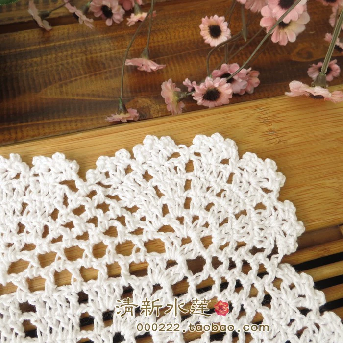 hoa loa kèn nước ngọt làm bằng tay crochet hoa móc dệt bông ren đồ dùng bảng rỗng đệm trang trí nhỏ off-trắng - Khăn trải bàn