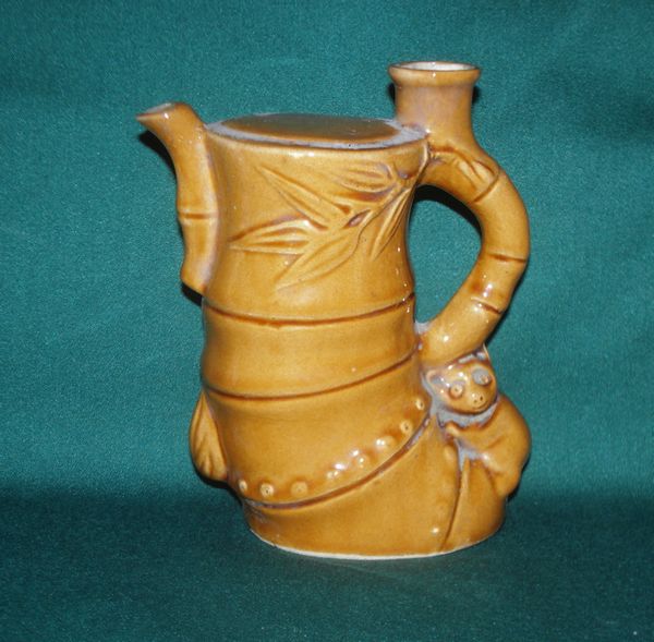 Ceramic wine bottle collection 681 wine cabinet display early panda eating bamboo rare and intact old wine bottle