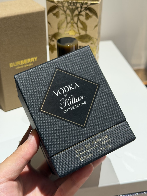 Kilian Perfume Apple Brandy Imperial Tea Sacred Wood Ice Vodka New Edition