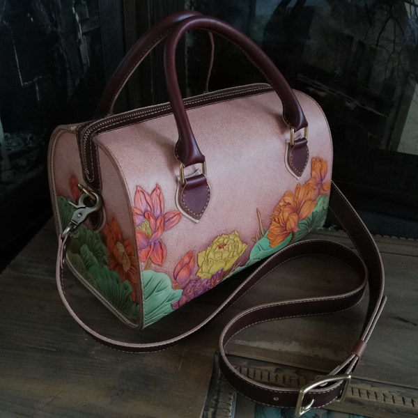 Handmade Tanning Leather with ordered Bull Leather Sculpture Flower Painted Lotus Flower Women's Skewed Cross-Bag Handbags Boston Bag