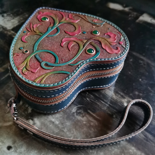 Handmade genuine leather women's bag ordered leather carved and painted classical tattooy inlaid green jade medullary carrying inclined cross-containing lipstick red packets