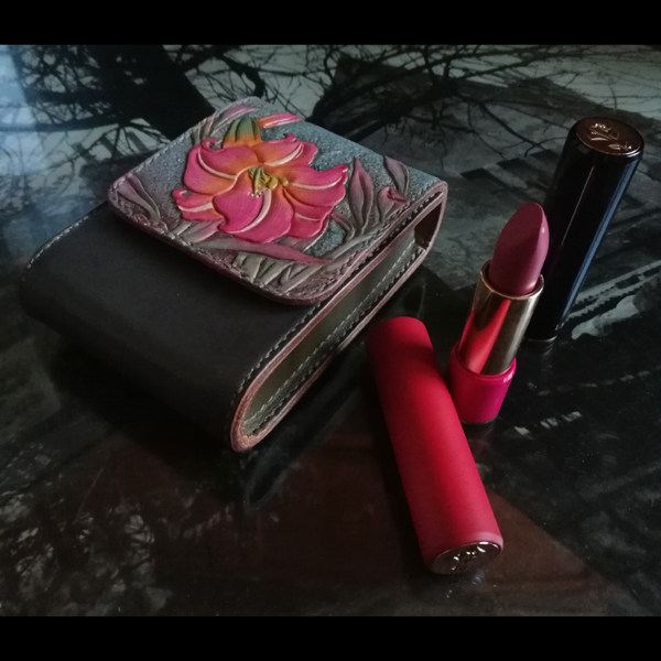 Handmade bag custom-made vegetable tanned cowhide carved and painted lily flower lipstick storage bag for women