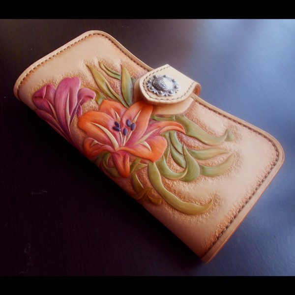 Handmade leather men's bags and women's bags custom leather carving painted lily women's straight wallet